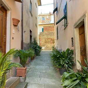 lo-sdrucciolo-laterina.it-tuscanyhotel.com/